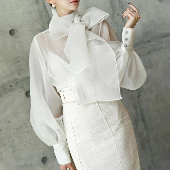 White Sheer Bow Top, Beautiful NEW - Picture 2 of 7